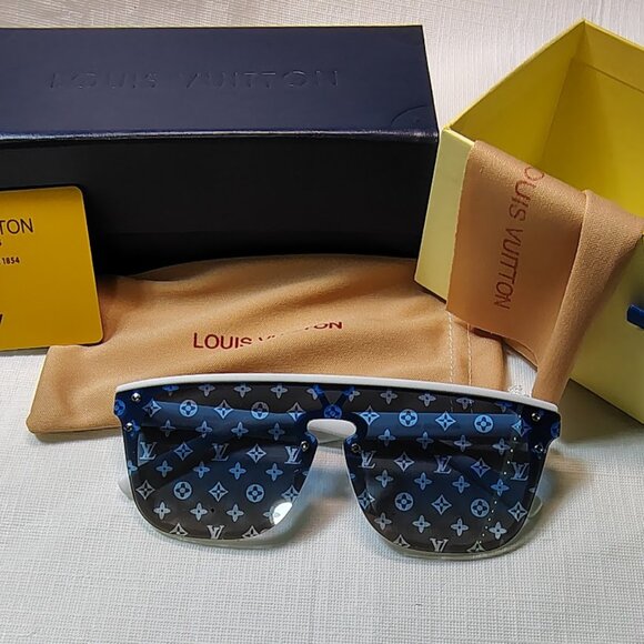LUIS VUITTON UNISEX SUNGLASSES, MADE IN ITALY- NEW IN BOX! - Picture 1 of 4